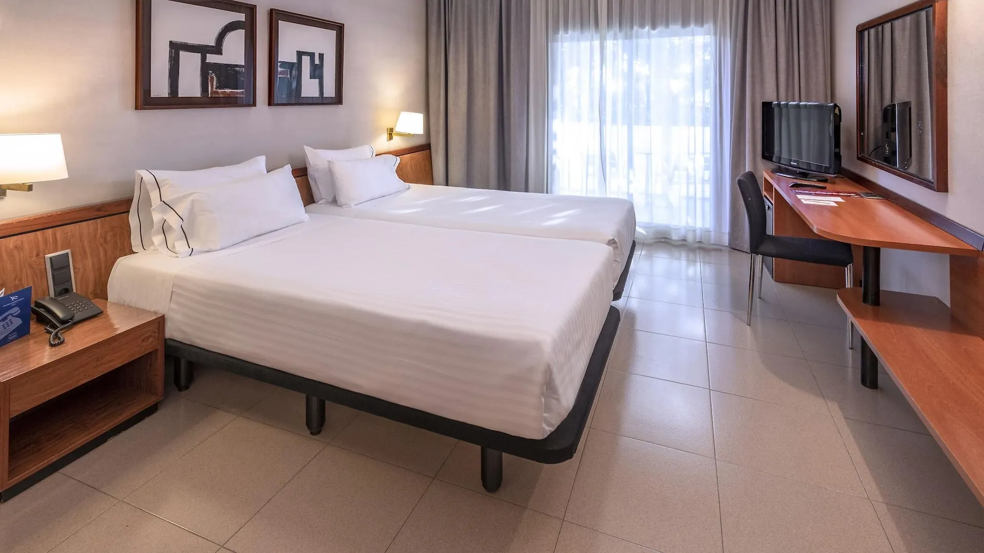 Ciudad De Castelldefels Hotel