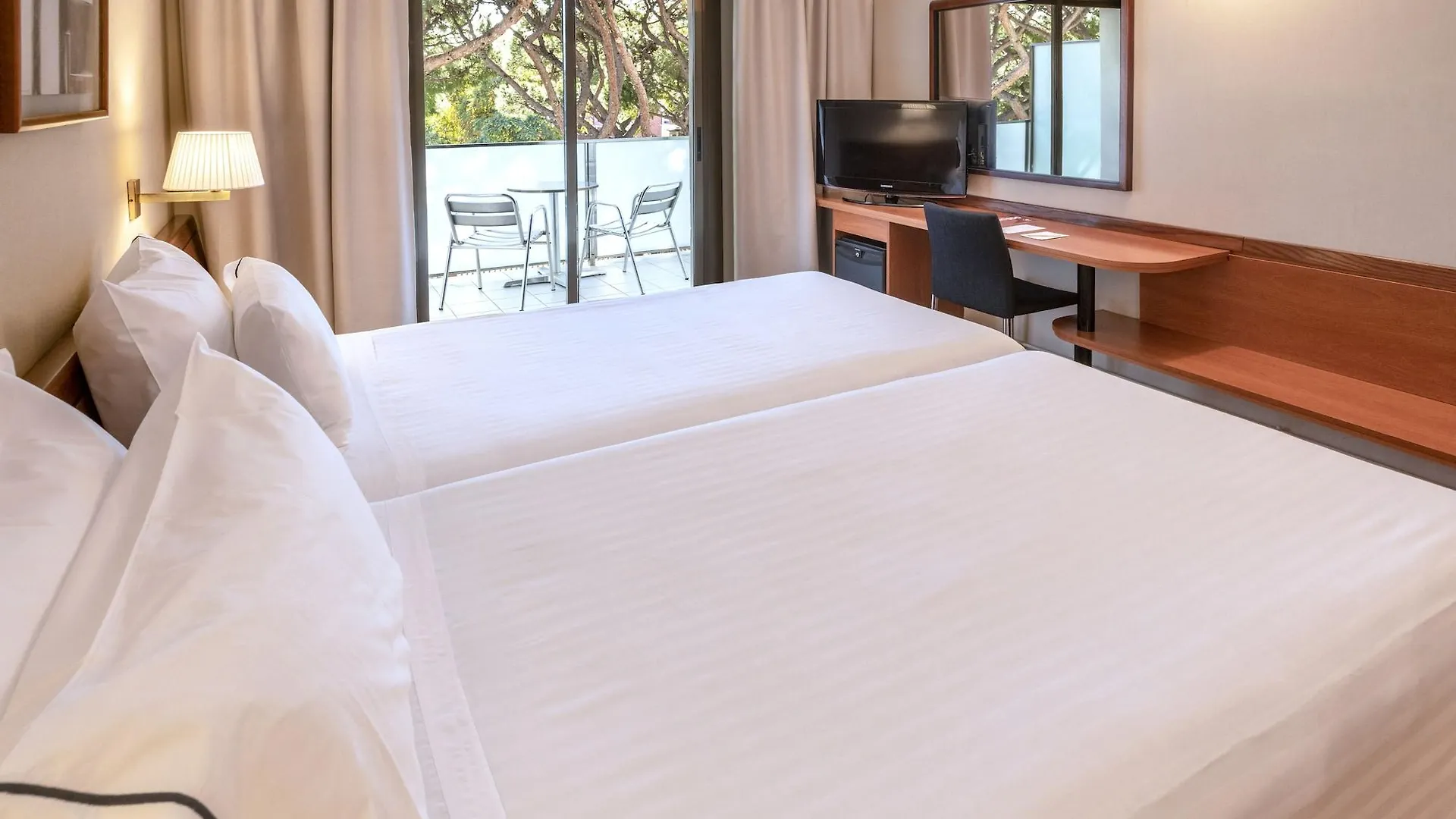 Ciudad De Castelldefels Hotel