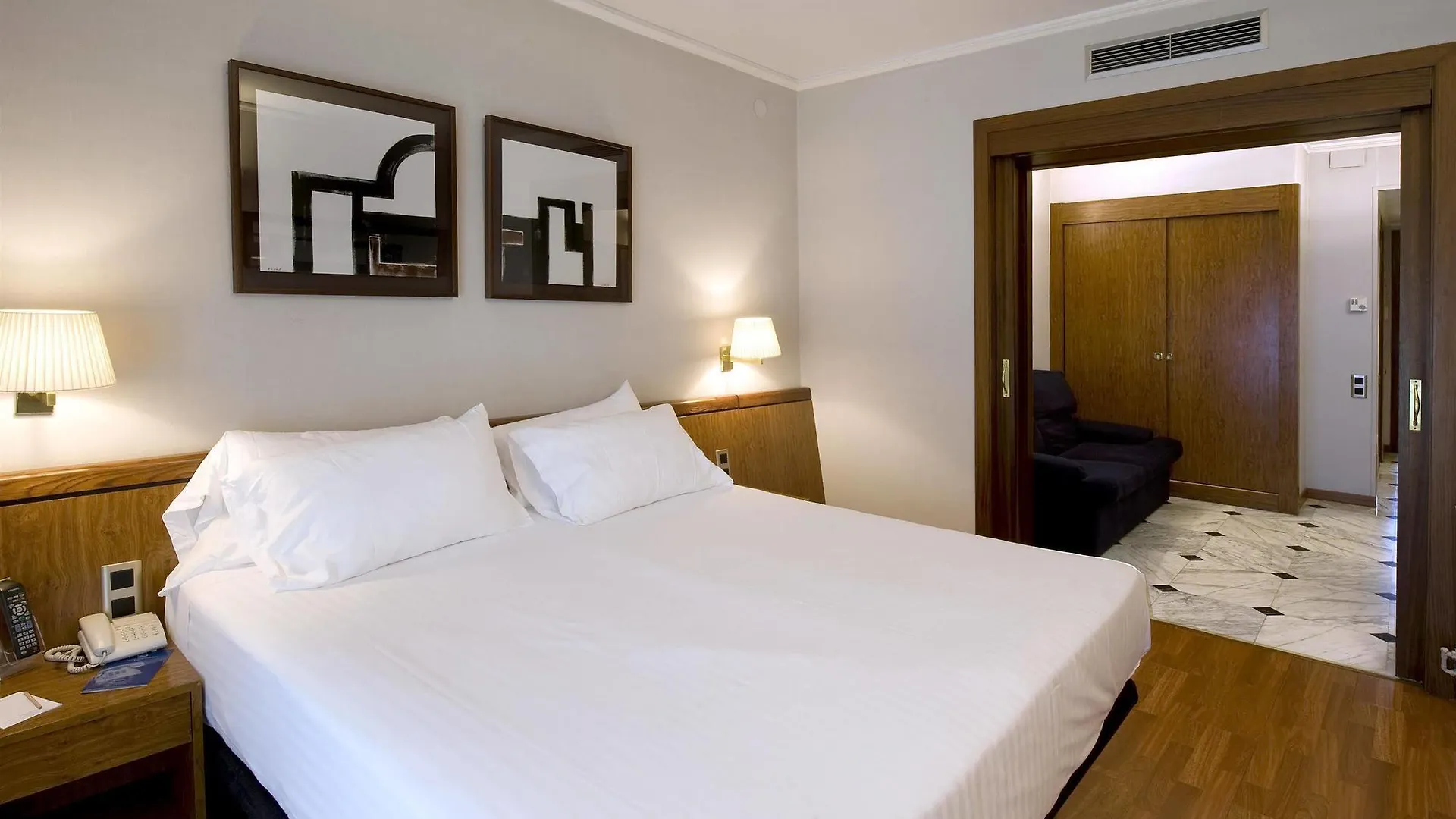 Ciudad De Castelldefels Hotel 3*,