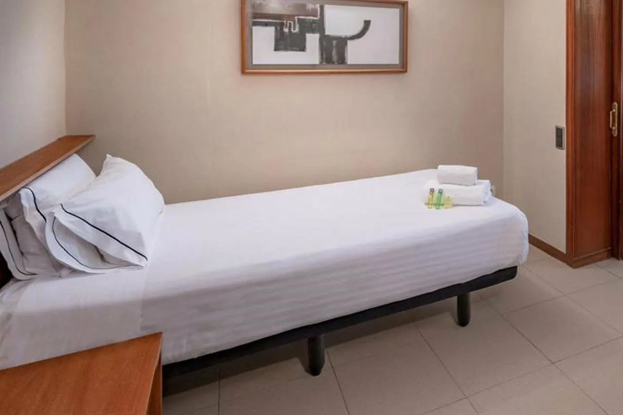 Ciudad De Castelldefels Hotel